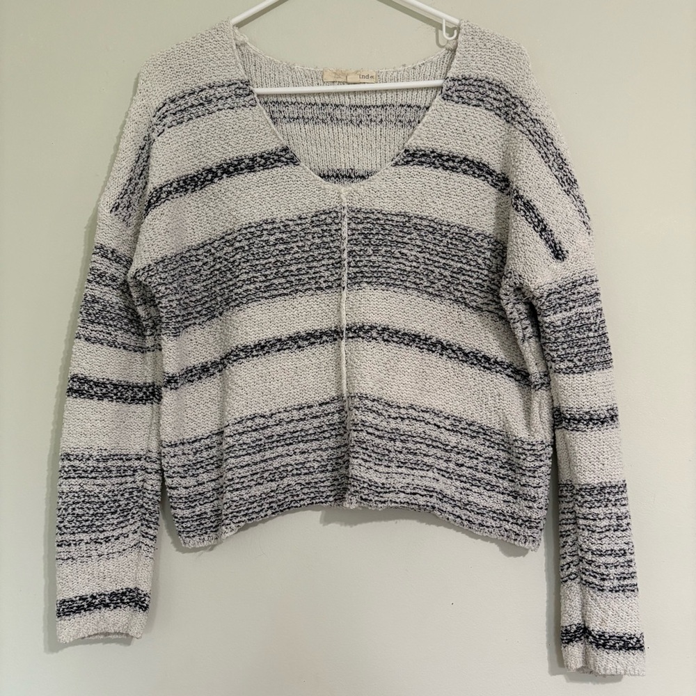 Rewind V-Neck Striped Cropped Sweater in Black and White - Large